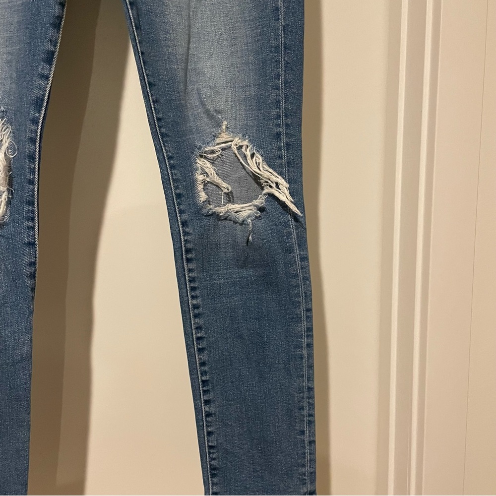 Levi’s 721 High Rise Ripped Jeans - Picture 8 of 15